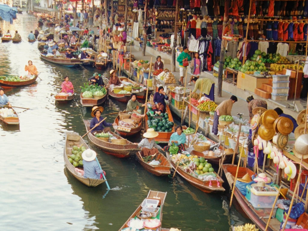 Tradizione e Cultura Tailandese: I Mercati Galleggianti di Bangkok